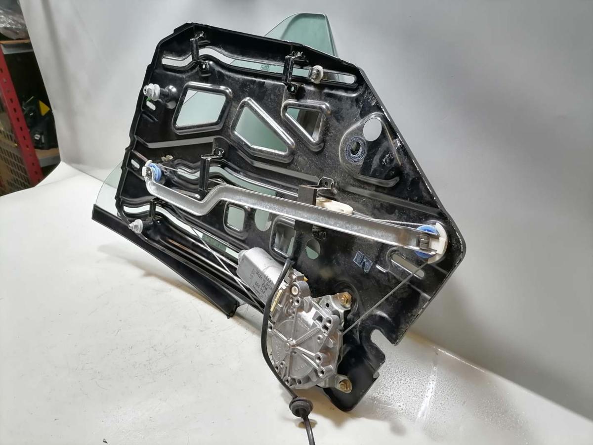 Audi 80 Cabriolet orginal Fensterheber hinten rechts mit Scheibe Bj.1991 Audi 80 Cabriolet orginal Fensterheber hinten rechts mit Scheibe Bj.1991